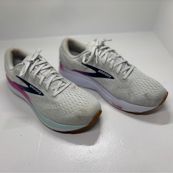 Brooks Women's Ghost 16 Running Shoes size 10.5 wide - Picture 2 of 12